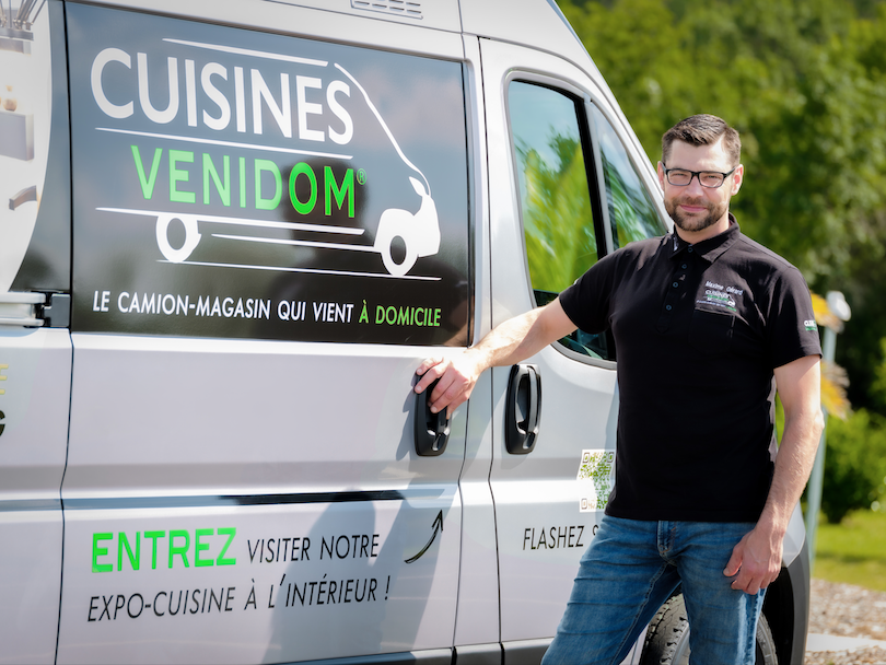 Venidom : tout roule pour le magasin de cuisines qui vient à la maison