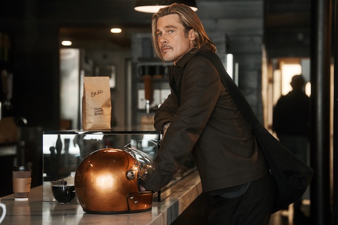 Brad Pitt devient la nouvelle icône cool du café selon De’Longhi