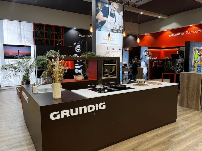 La marque Grundig souhaite s’installer durablement chez les cuisinistes