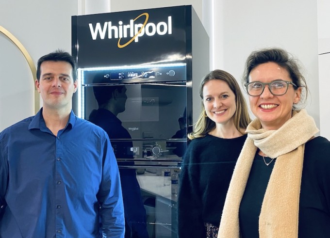 Cuisson encastrable : Whirlpool lance des nouveautés 2023 qui facilitent  l'entretien