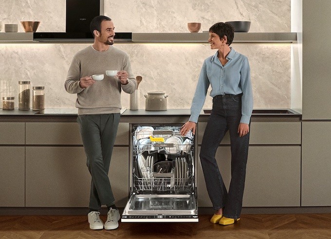 Whirlpool active une campagne puissante pour son lave-vaisselle MaxiSpace