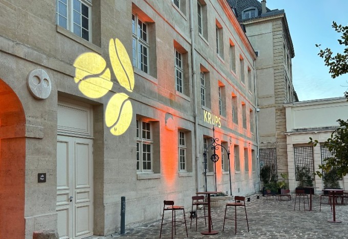 Krups dévoile sa nouvelle machine Coffee Crush dans une ambiance très caféinée