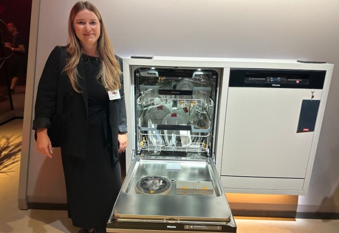 Miele présente un lave-vaisselle intelligent G8 Diamond, avec PowerDisk et caméra